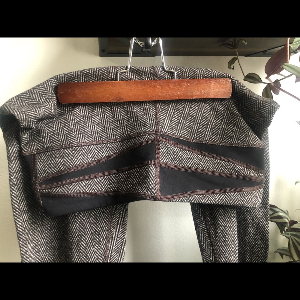 Lululemon Houndstooth Leggings with Geometric waist
